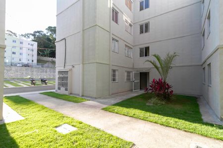 Apartamento à venda com 43m², 2 quartos e 1 vaga Apartamento à venda com 43m², 2 quartos e 1 vagaEntrada