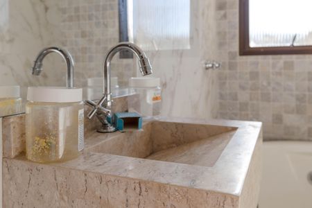 Apartamento à venda com 165m², 3 quartos e 2 vagasBanheiro da Suíte 1