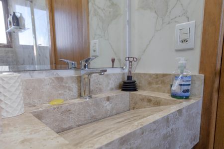 Apartamento à venda com 165m², 3 quartos e 2 vagasBanheiro da Suíte 2