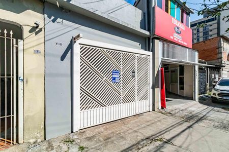 Casa à venda com 93m², 3 quartos e 1 vaga Casa à venda com 93m², 3 quartos e 1 vagaFachada