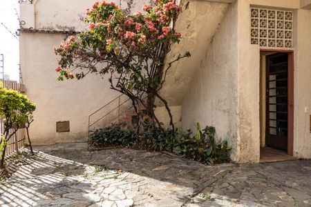 Casa à venda com 173m², 5 quartos e 4 vagas Casa à venda com 173m², 5 quartos e 4 vagasJardim