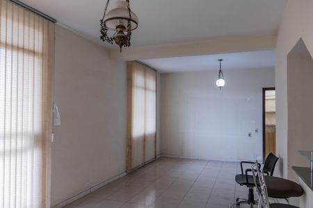 Casa à venda com 173m², 5 quartos e 4 vagas Casa à venda com 173m², 5 quartos e 4 vagasSala 1