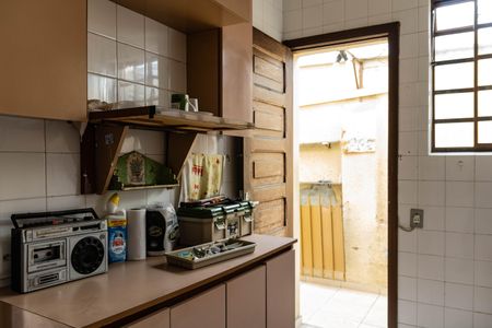 Casa à venda com 173m², 5 quartos e 4 vagas Casa à venda com 173m², 5 quartos e 4 vagasCozinha