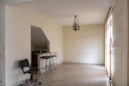 Casa à venda com 173m², 5 quartos e 4 vagas Casa à venda com 173m², 5 quartos e 4 vagasSala 1