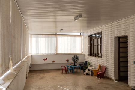 Casa à venda com 173m², 5 quartos e 4 vagas Casa à venda com 173m², 5 quartos e 4 vagasSala 2