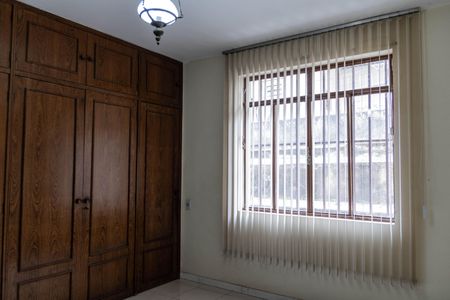 Casa à venda com 173m², 5 quartos e 4 vagas Casa à venda com 173m², 5 quartos e 4 vagasSuíte