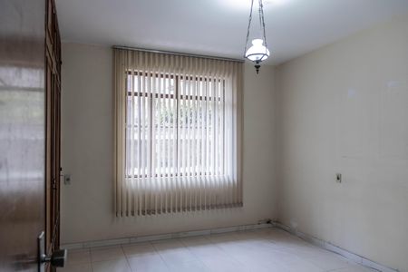 Casa à venda com 173m², 5 quartos e 4 vagas Casa à venda com 173m², 5 quartos e 4 vagasSuíte