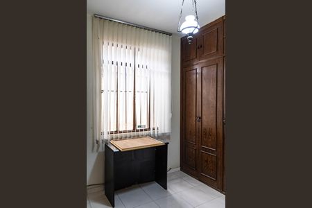 Casa à venda com 173m², 5 quartos e 4 vagas Casa à venda com 173m², 5 quartos e 4 vagasQuarto 1