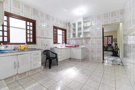 Casa à venda com 105m², 2 quartos e 2 vagas Casa à venda com 105m², 2 quartos e 2 vagasCozinha