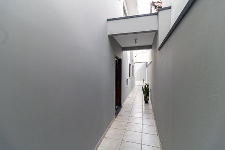 Casa à venda com 105m², 2 quartos e 2 vagas Casa à venda com 105m², 2 quartos e 2 vagasCorredor Lateral