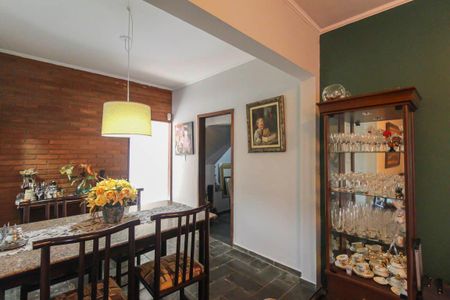 Casa à venda com 245m², 4 quartos e 4 vagas Casa à venda com 245m², 4 quartos e 4 vagasSala de Jantar