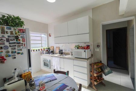 Casa à venda com 245m², 4 quartos e 4 vagas Casa à venda com 245m², 4 quartos e 4 vagasCozinha