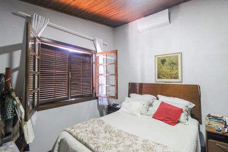 Casa à venda com 245m², 4 quartos e 4 vagas Casa à venda com 245m², 4 quartos e 4 vagasSuíte