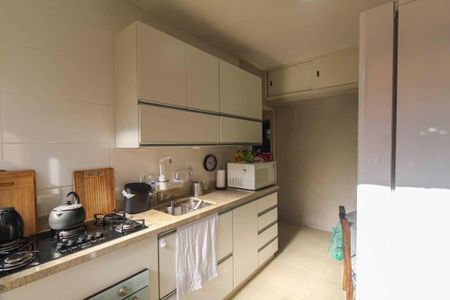 Casa à venda com 245m², 4 quartos e 4 vagas Casa à venda com 245m², 4 quartos e 4 vagasCozinha