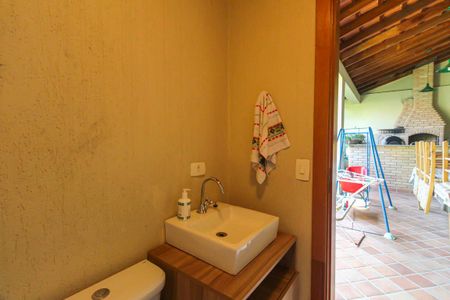 Casa à venda com 245m², 4 quartos e 4 vagas Casa à venda com 245m², 4 quartos e 4 vagasBanheiro de Serviço