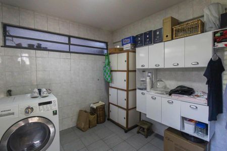 Casa à venda com 245m², 4 quartos e 4 vagas Casa à venda com 245m², 4 quartos e 4 vagasÁrea de Serviço