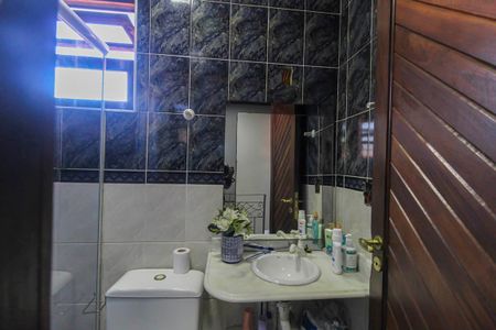 Casa à venda com 245m², 4 quartos e 4 vagas Casa à venda com 245m², 4 quartos e 4 vagasBanheiro