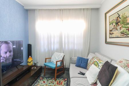 Casa à venda com 245m², 4 quartos e 4 vagas Casa à venda com 245m², 4 quartos e 4 vagasSala de TV