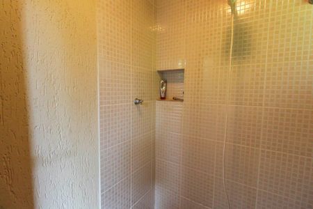 Casa à venda com 245m², 4 quartos e 4 vagas Casa à venda com 245m², 4 quartos e 4 vagasBanheiro de Serviço