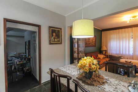 Casa à venda com 245m², 4 quartos e 4 vagas Casa à venda com 245m², 4 quartos e 4 vagasSala de Jantar