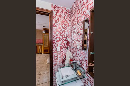 Casa à venda com 213m², 3 quartos e 2 vagasLavabo