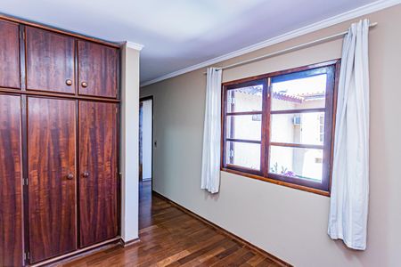 Casa à venda com 213m², 3 quartos e 2 vagasSuite