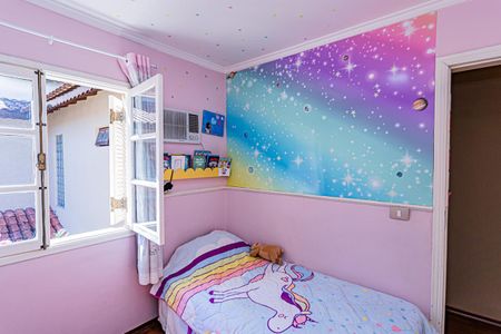 Casa à venda com 213m², 3 quartos e 2 vagasQuarto 2