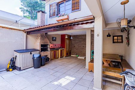 Casa à venda com 213m², 3 quartos e 2 vagasQuintal e espaço gourmet