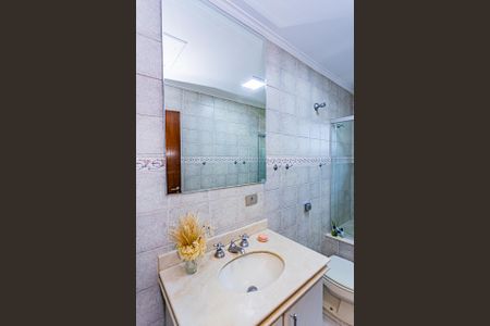 Casa à venda com 213m², 3 quartos e 2 vagasBanheiro