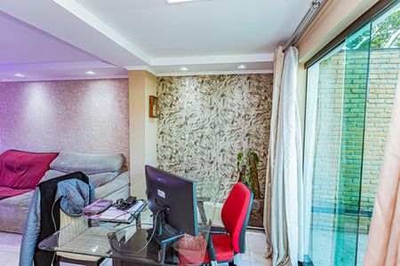 Casa à venda com 213m², 3 quartos e 2 vagasSala