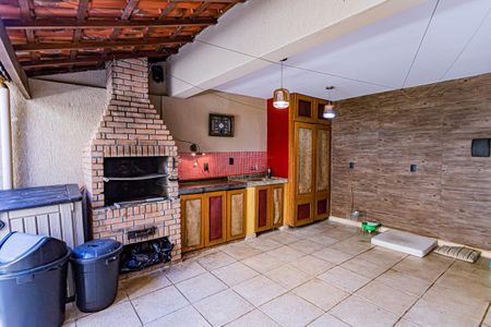 Casa à venda com 213m², 3 quartos e 2 vagasQuintal e espaço gourmet