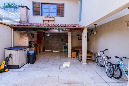 Casa à venda com 213m², 3 quartos e 2 vagasQuintal e espaço gourmet