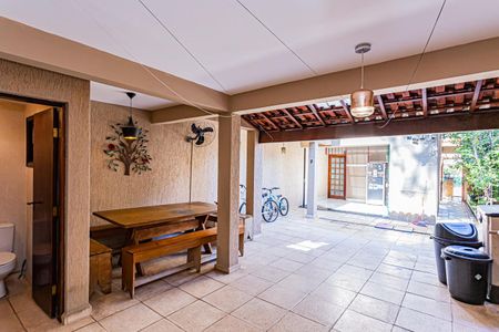 Casa à venda com 213m², 3 quartos e 2 vagasQuintal e espaço gourmet