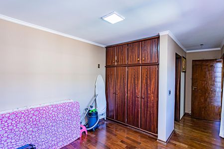 Casa à venda com 213m², 3 quartos e 2 vagasSuite