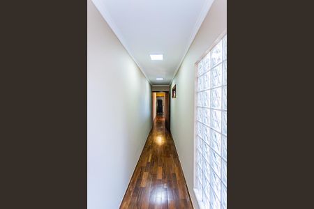 Casa à venda com 213m², 3 quartos e 2 vagasCorredor