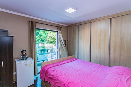 Casa à venda com 213m², 3 quartos e 2 vagasQuarto 1