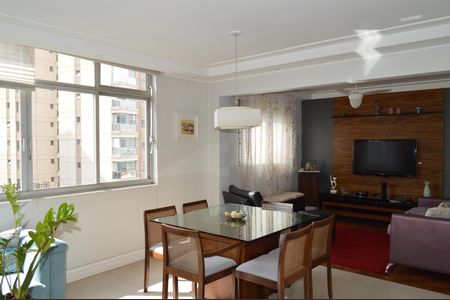 Apartamento para alugar com 104m², 3 quartos e 1 vagaSala