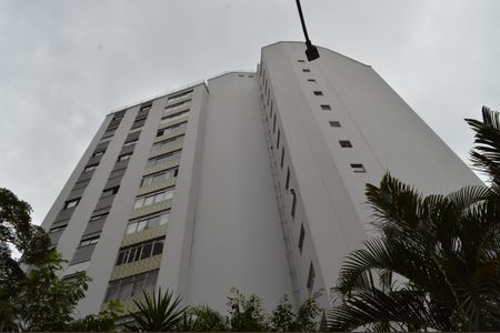 Apartamento para alugar com 104m², 3 quartos e 1 vagaFachada