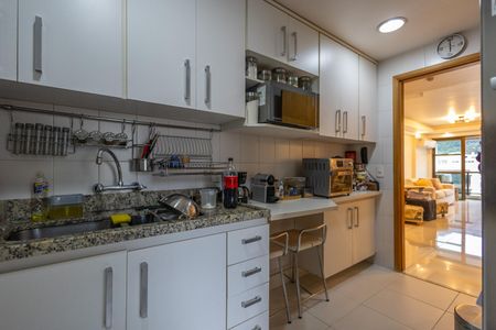 Apartamento à venda com 100m², 3 quartos e 2 vagas Apartamento à venda com 100m², 3 quartos e 2 vagasCozinha