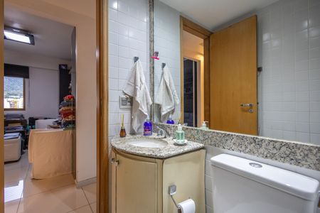 Apartamento à venda com 100m², 3 quartos e 2 vagas Apartamento à venda com 100m², 3 quartos e 2 vagasBanheiro