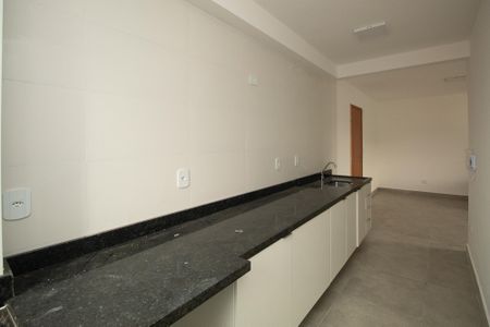 Apartamento para alugar com 70m², 3 quartos e 1 vaga Apartamento para alugar com 70m², 3 quartos e 1 vagaCozinha e Área de Serviço