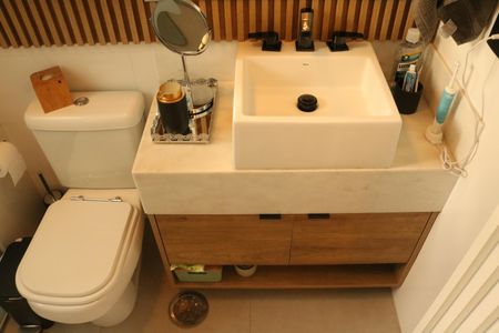 Apartamento à venda com 83m², 3 quartos e 2 vagasBanheiro da Suíte