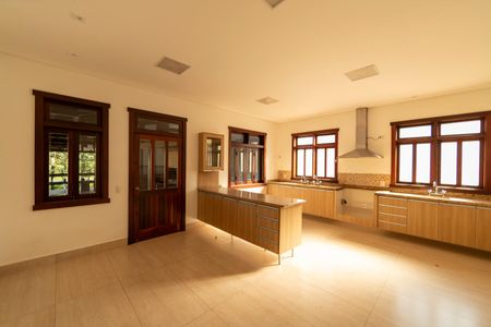 Casa de condomínio para alugar com 750m², 6 quartos e 4 vagas Casa de condomínio para alugar com 750m², 6 quartos e 4 vagasCozinha