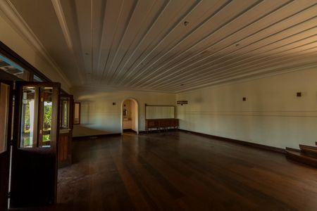 Casa de condomínio para alugar com 750m², 6 quartos e 4 vagas Casa de condomínio para alugar com 750m², 6 quartos e 4 vagasSala