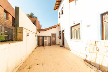 Casa de condomínio para alugar com 750m², 6 quartos e 4 vagas