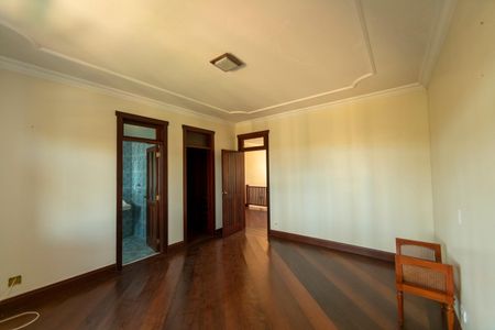 Casa de condomínio para alugar com 750m², 6 quartos e 4 vagas Casa de condomínio para alugar com 750m², 6 quartos e 4 vagasSuíte 2