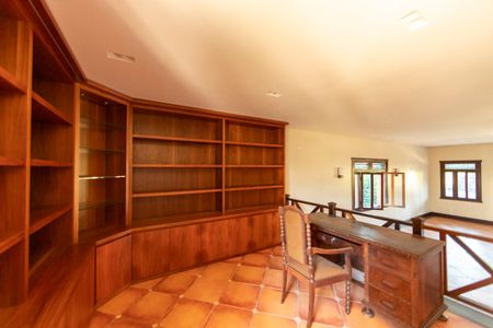 Casa de condomínio para alugar com 750m², 6 quartos e 4 vagas Casa de condomínio para alugar com 750m², 6 quartos e 4 vagasEscritório