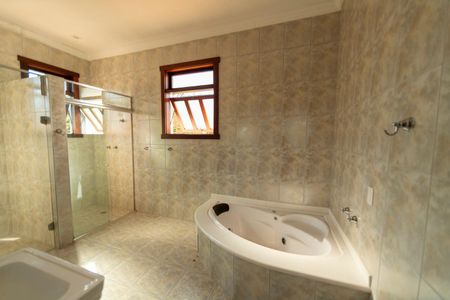 Casa de condomínio para alugar com 750m², 6 quartos e 4 vagas Casa de condomínio para alugar com 750m², 6 quartos e 4 vagasBanheiro/Suíte 3