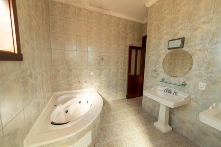 Casa de condomínio para alugar com 750m², 6 quartos e 4 vagas Casa de condomínio para alugar com 750m², 6 quartos e 4 vagasBanheiro/Suíte 3