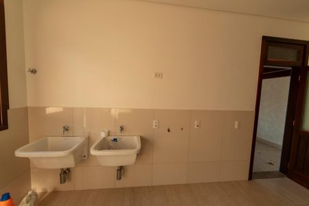 Casa de condomínio para alugar com 750m², 6 quartos e 4 vagas